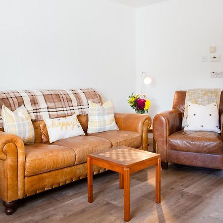 Mike'S 3-Bedroom Countryside Cottage Alness Exterior foto