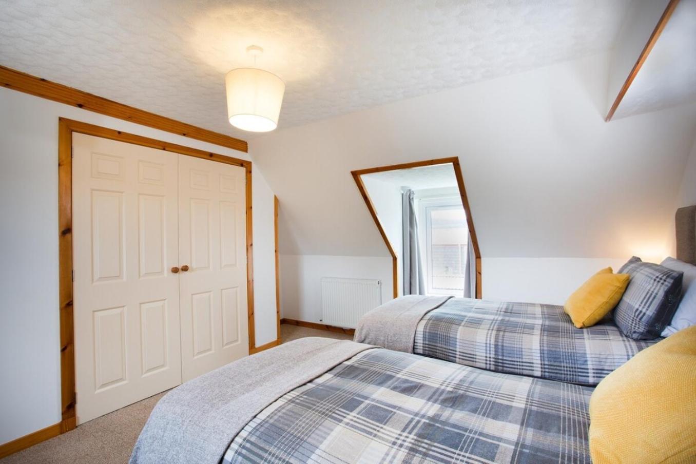 Mike'S 3-Bedroom Countryside Cottage Alness Exterior foto