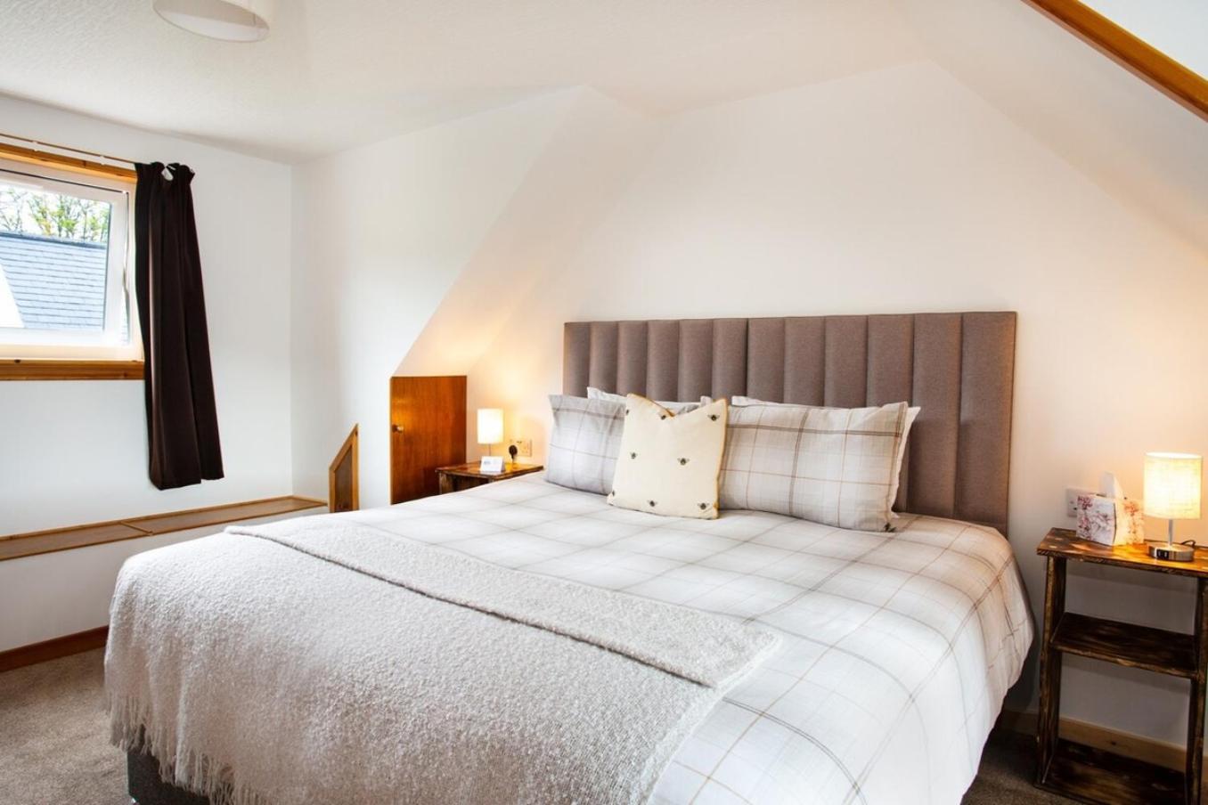 Mike'S 3-Bedroom Countryside Cottage Alness Exterior foto