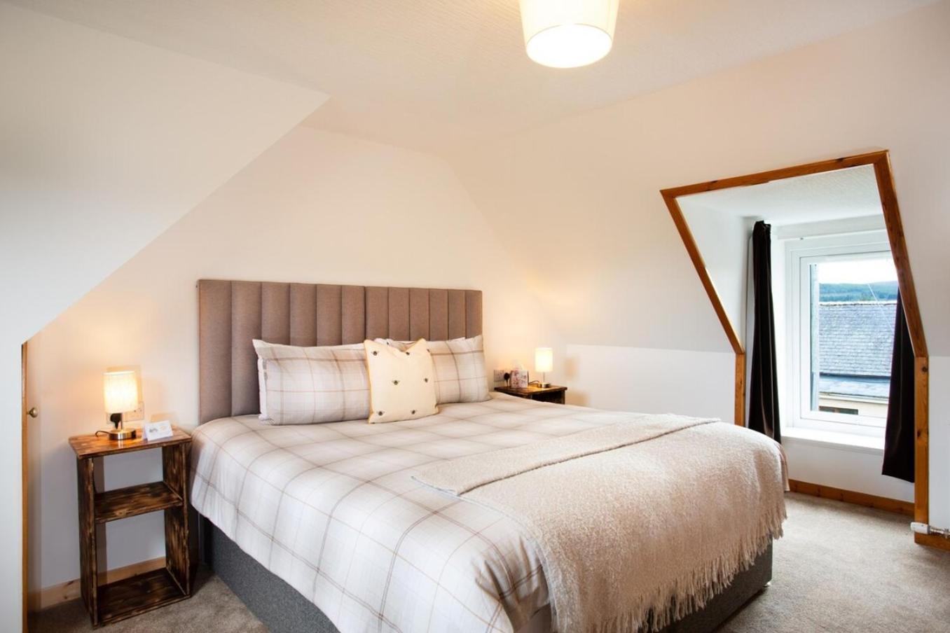 Mike'S 3-Bedroom Countryside Cottage Alness Exterior foto