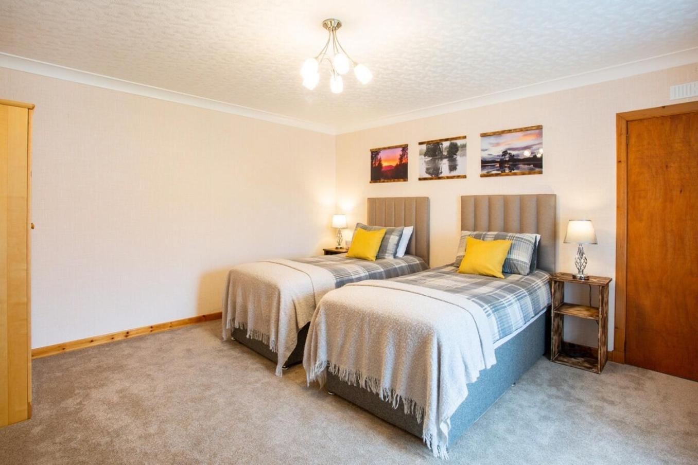 Mike'S 3-Bedroom Countryside Cottage Alness Exterior foto