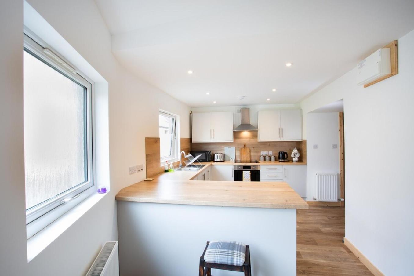 Mike'S 3-Bedroom Countryside Cottage Alness Exterior foto