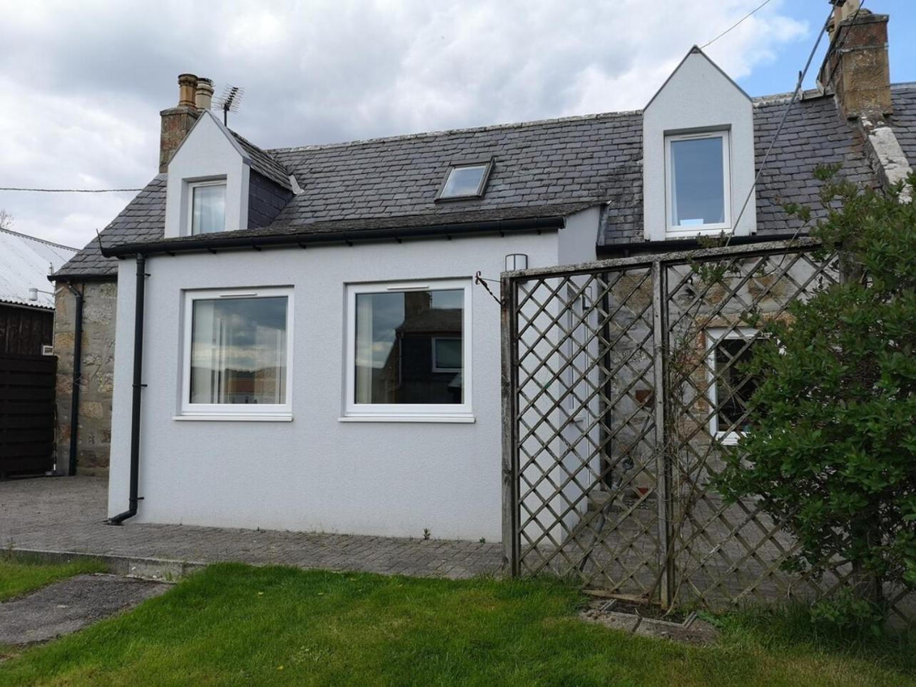 Mike'S 3-Bedroom Countryside Cottage Alness Exterior foto