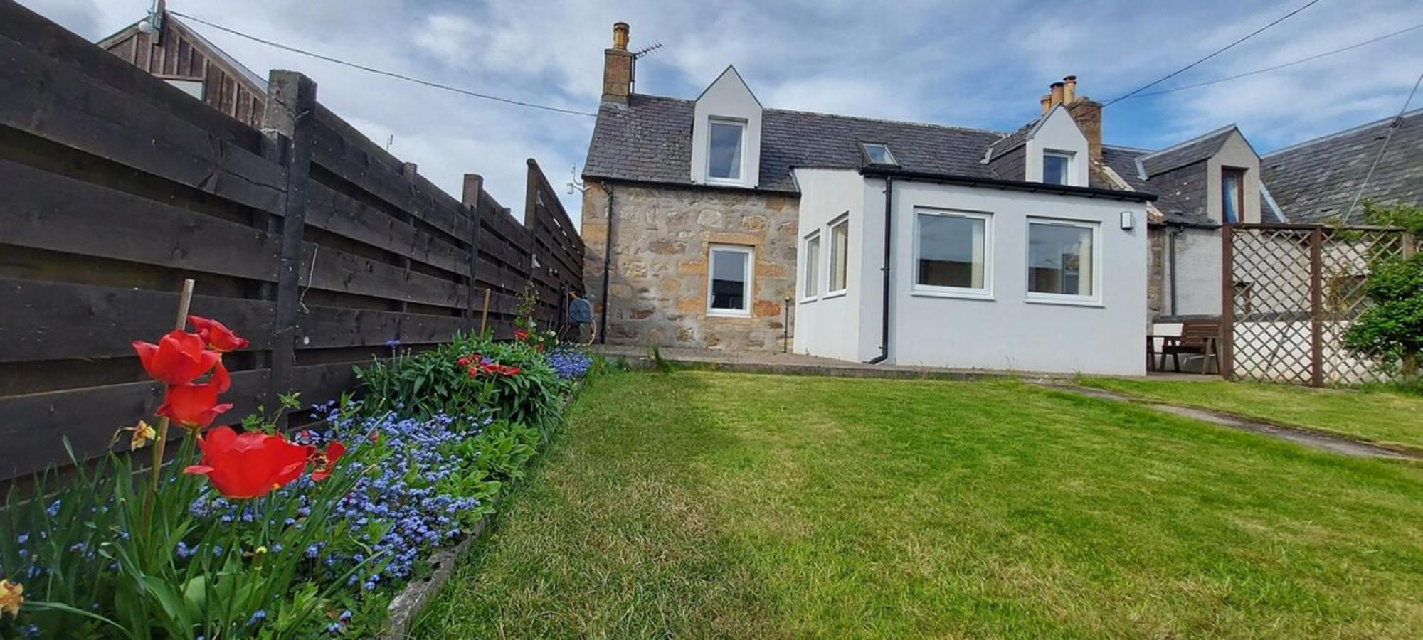 Mike'S 3-Bedroom Countryside Cottage Alness Exterior foto