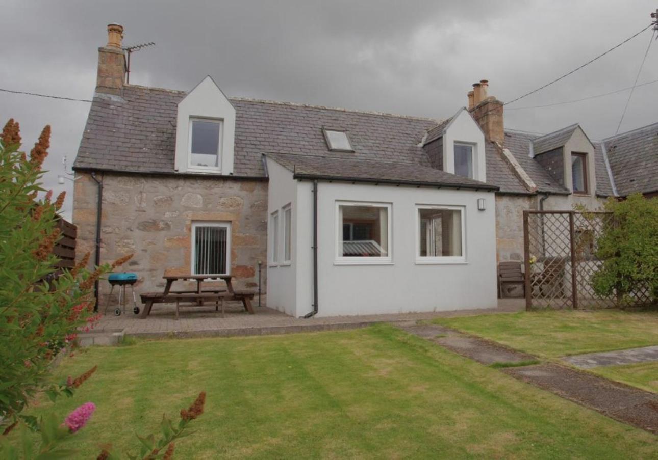 Mike'S 3-Bedroom Countryside Cottage Alness Exterior foto